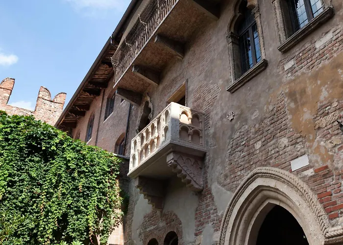 Oriana Homel Апартаменты Верона