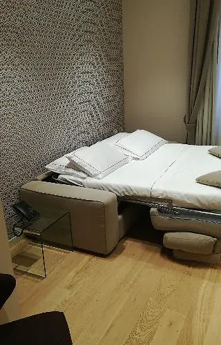 Oriana Homel Апартаменты Верона